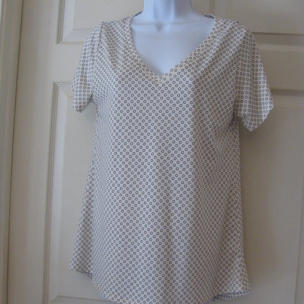 LuLaRoe Christy T Small NWOT $35 New White with Black Circles V Neck
